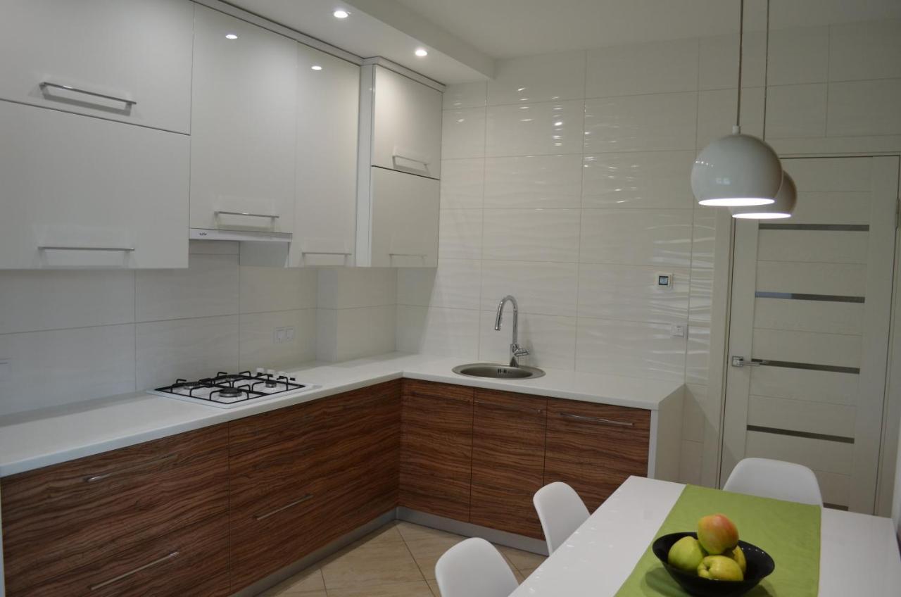 Apartment On Getmana Vigovskogo 49 Rivne Exterior photo