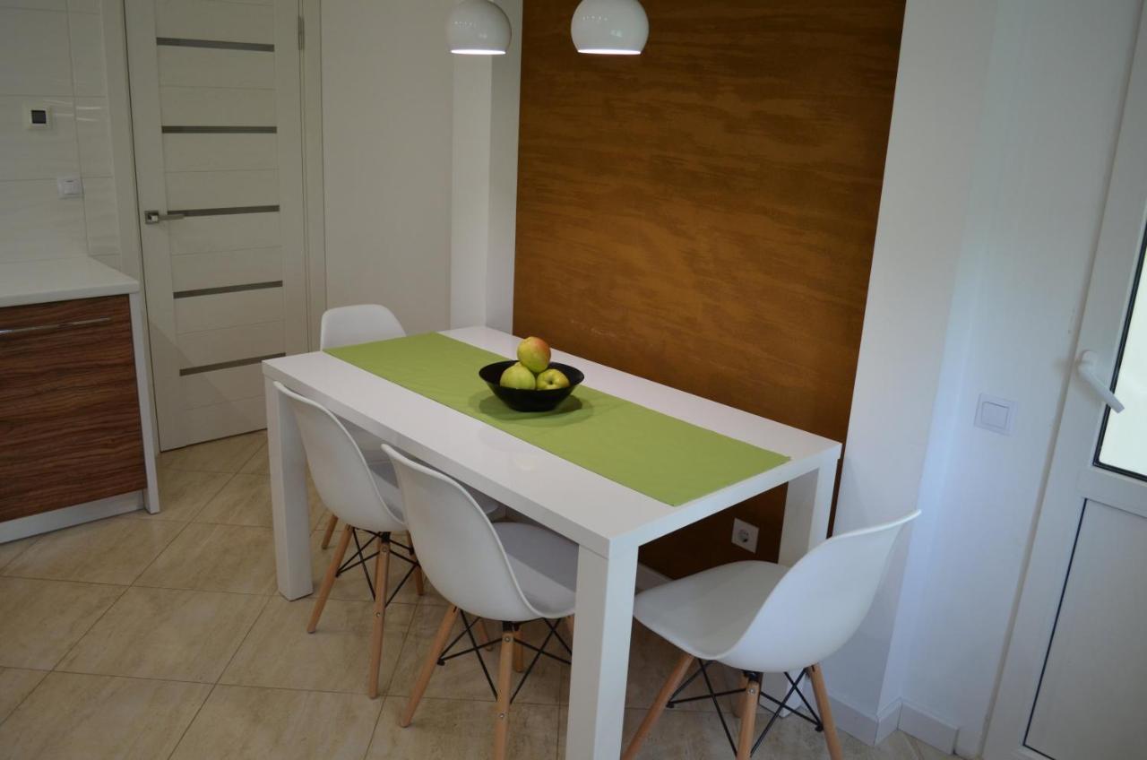 Apartment On Getmana Vigovskogo 49 Rivne Exterior photo
