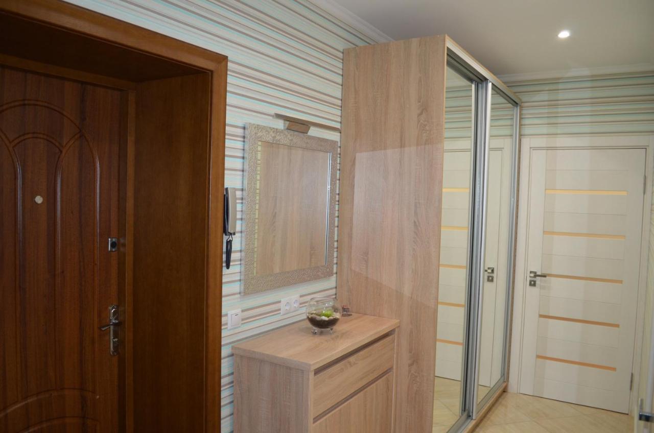 Apartment On Getmana Vigovskogo 49 Rivne Exterior photo
